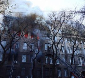 Страшный пожар в Одессе в колледже сняли с дрона