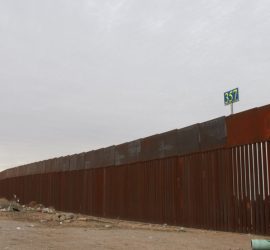 На границе США и Мексики рухнула Стена Трампа
