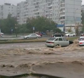 На Ростов обрушился сильный ливень с градом