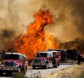 Страшные кадры мощного пожара в Калифорнии