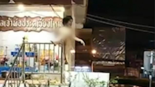 В Таиланде голая женщина кричала Аллаху акбар в буддистском храме
