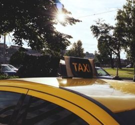 В России подростки жестко избили таксиста и угнали его авто