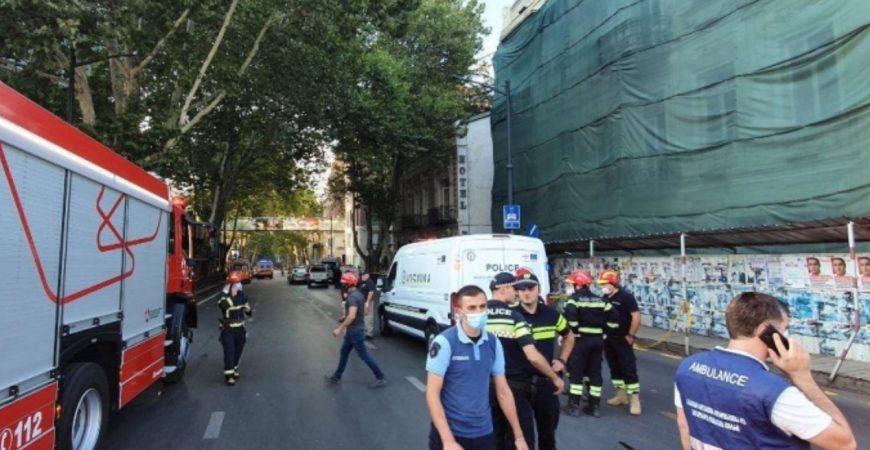 В центре Тбилиси прогремел мощный взрыв