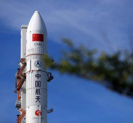 Китай впервые запустил ракету в космос с морского старта