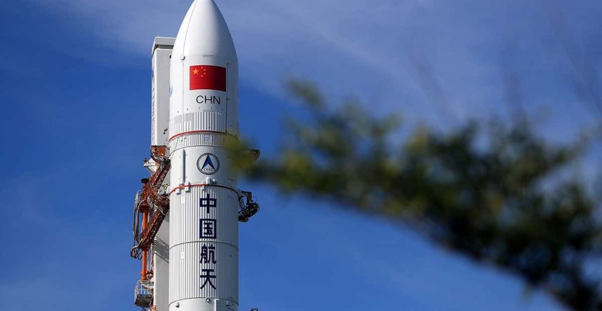Китай впервые запустил ракету в космос с морского старта